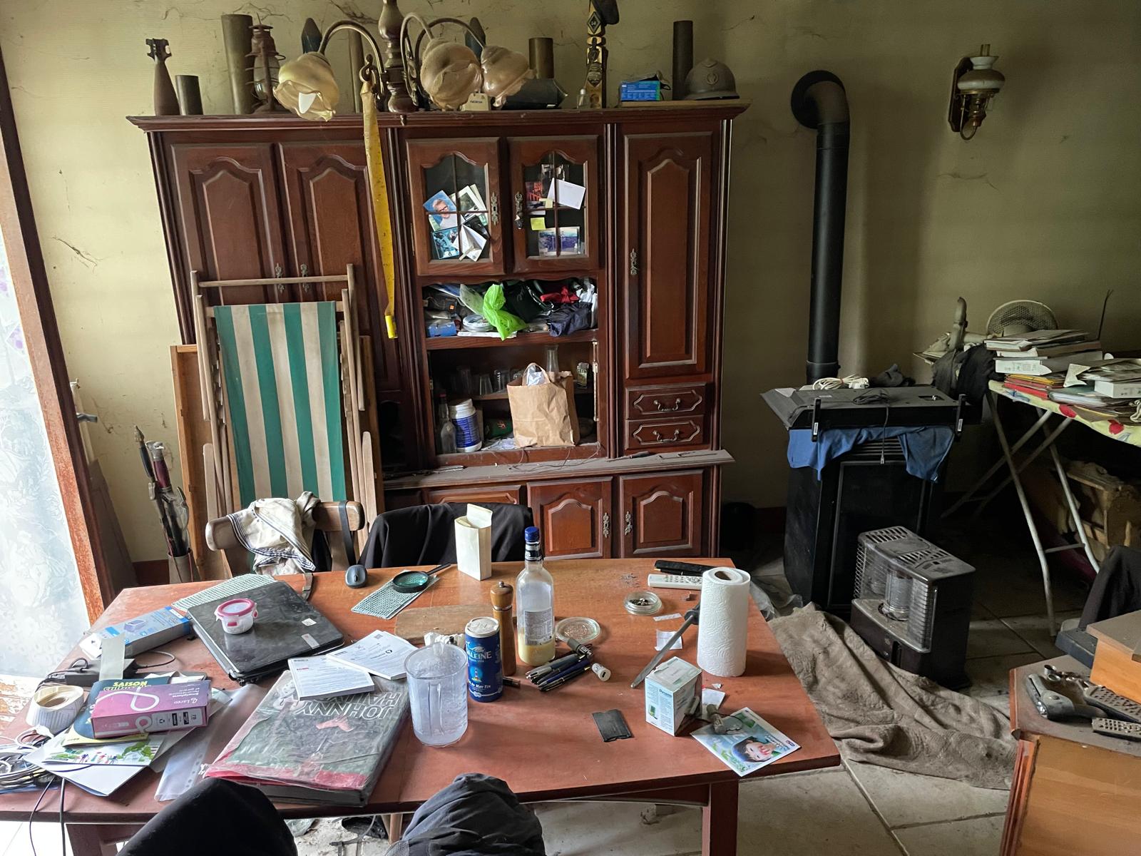 Comment réagir si des objets dangereux sont découverts en tri : guide pratique avec SOS DC à Aubervilliers et ses environs IMG 20250903 WA0011
